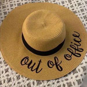 Beach Hat ☀️🐚